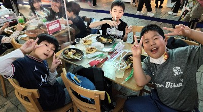 写真:昼食タイム2