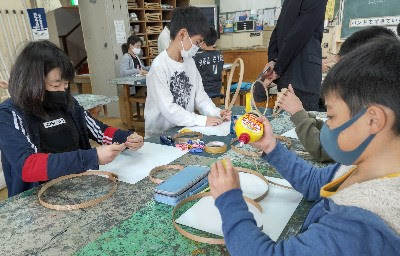 写真:制作の様子1