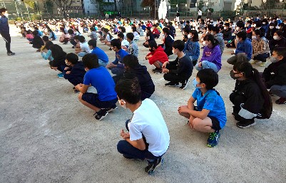 写真:今年度初めての全校児童朝会3