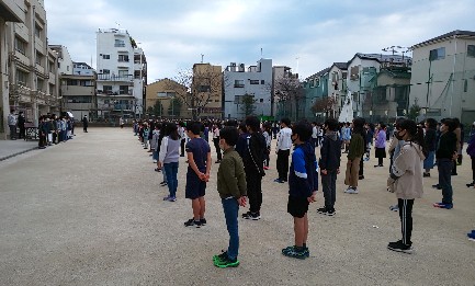 写真:月曜日の全校朝会