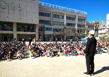 写真:避難訓練(12月15日)