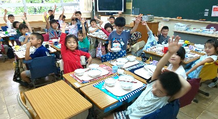 写真:7月12日給食時間2