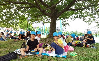 写真:昼食の様子2