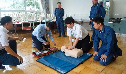 写真:救急救命法講習会の様子1