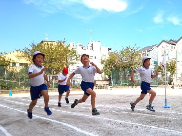 写真:練習公開　短距離走(4年生)