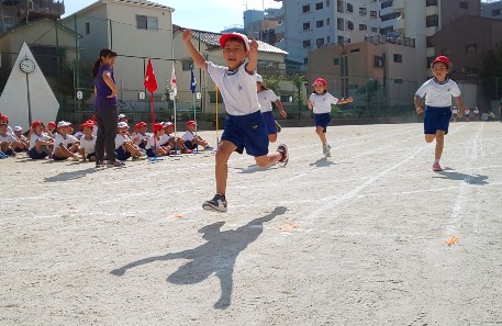 写真:練習公開　短距離走(1年生)