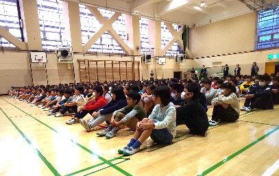 写真:学芸会テーマ発表1