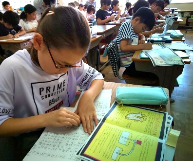 写真:4年生国語「打ち上げ花火のひみつ」2