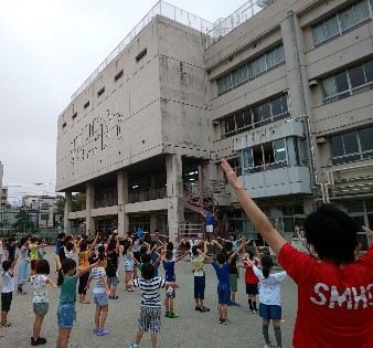 写真:「三日ラジオ体操会」初日の様子