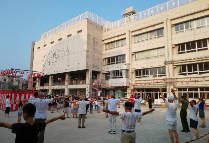 写真:「三日ラジオ体操会」最終回の様子