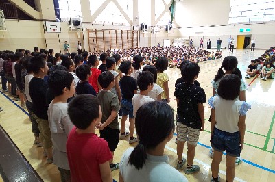 写真:音楽集会　4年生の歌2