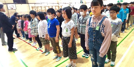 写真:4月22日全校朝会の様子