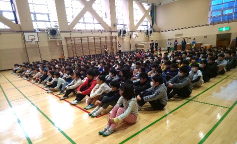 写真:12月9日の朝会の様子