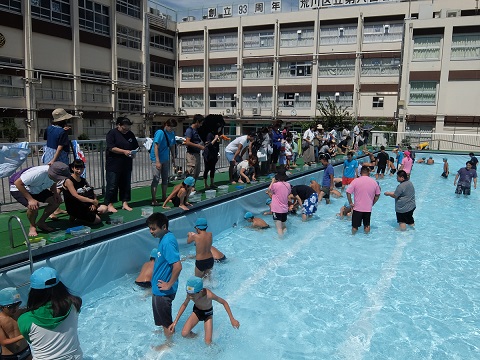 写真:どじょうつかみ会2