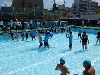 写真:どじょうつかみ会1