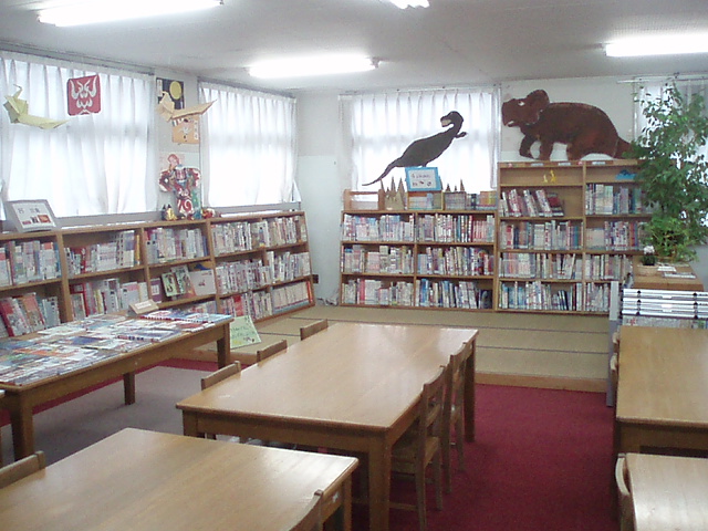 写真:六日 未来図書館1