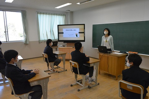 写真:社会福祉協議会の方の話し1