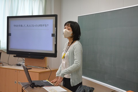 写真:社会福祉協議会の方の話し2