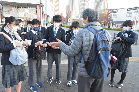 写真:南千住駅でのチェック4