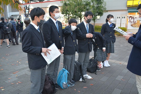 写真:南千住駅でチェック8