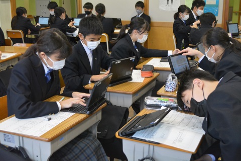 写真:1年　職業調べ4