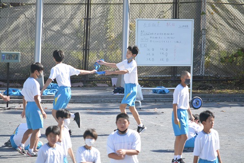 写真:1年男子駅伝4