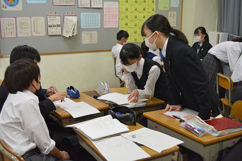 写真:1年数学　学び合い3