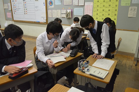 写真:1年数学　学び合い4