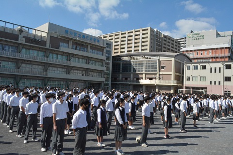 写真:休み時間の避難訓練13