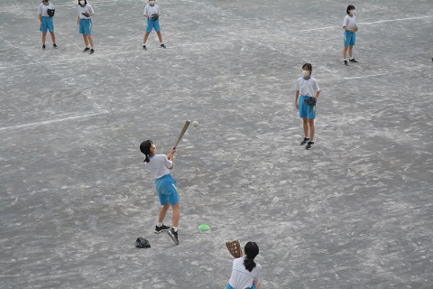 写真:女子ソフトボール5