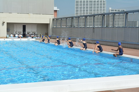 写真:水泳指導終了間近2