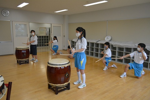 写真:太鼓の練習2