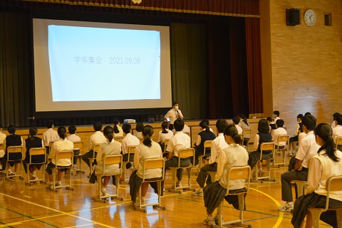 写真:2年　学年集会4