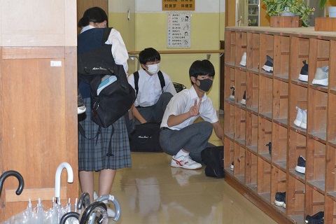 写真:2学期始業式(登校から式まで)4