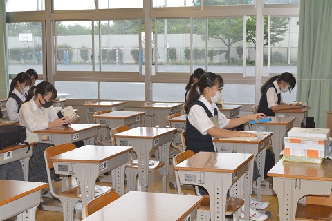 写真:2学期始業式(登校から式まで)6