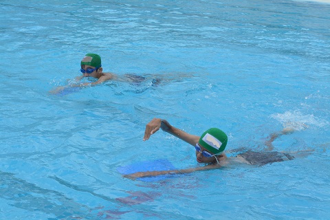 写真:夏季水泳指導2