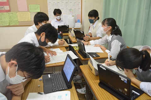 写真:2年　キャリア学習2