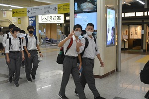 写真:修学旅行1日目76