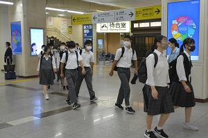 写真:修学旅行1日目78