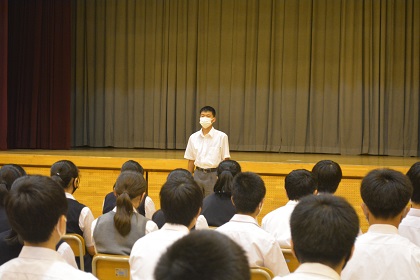 写真:修学旅行出発式と事前学習1