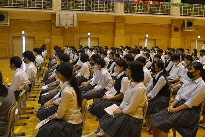 写真:修学旅行出発式と事前学習4