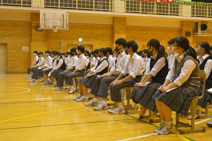 写真:修学旅行出発式と事前学習6