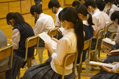 写真:修学旅行出発式と事前学習9