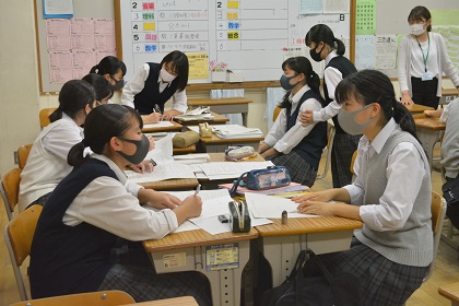 写真:3年　放課後の教え合い学習1