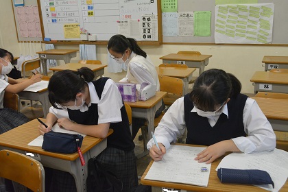 写真:3年　放課後の教え合い学習3