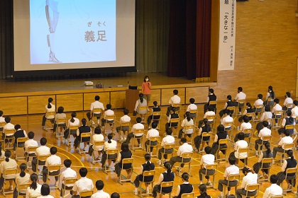 写真:2年　オリンピック・パラリンピック講演会2