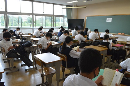 写真:朝学活・朝学習・朝読書11