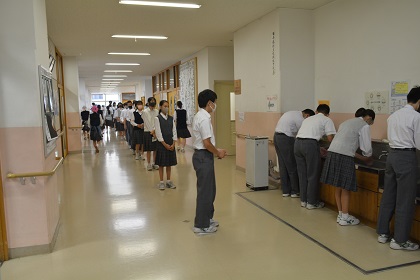 写真:給食時間2