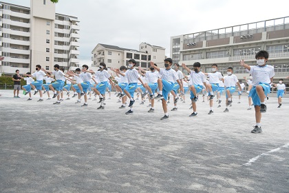 写真:保健体育の時間の運動会練習3