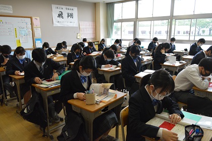 写真:試験勉強の様子3年生2